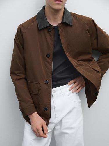 Parka corta detalle cuello - Marrón de Zara
