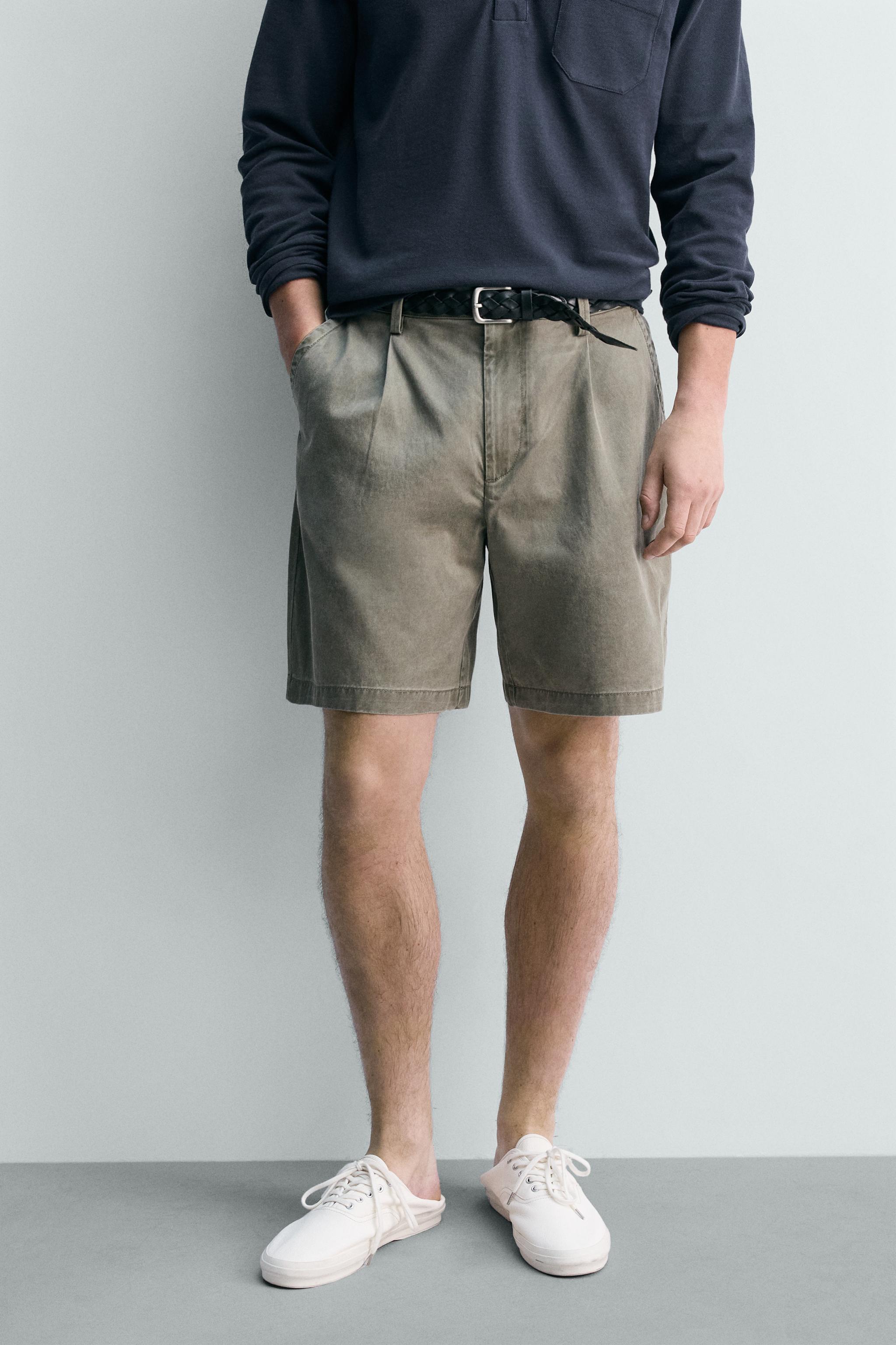 REGULAR FIT BERMUDA SHORTS WITH PLEATS — GREEN
