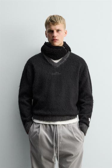 JUMPER WITH CONTRAST TEXTURE X SR_A - Black by Zara