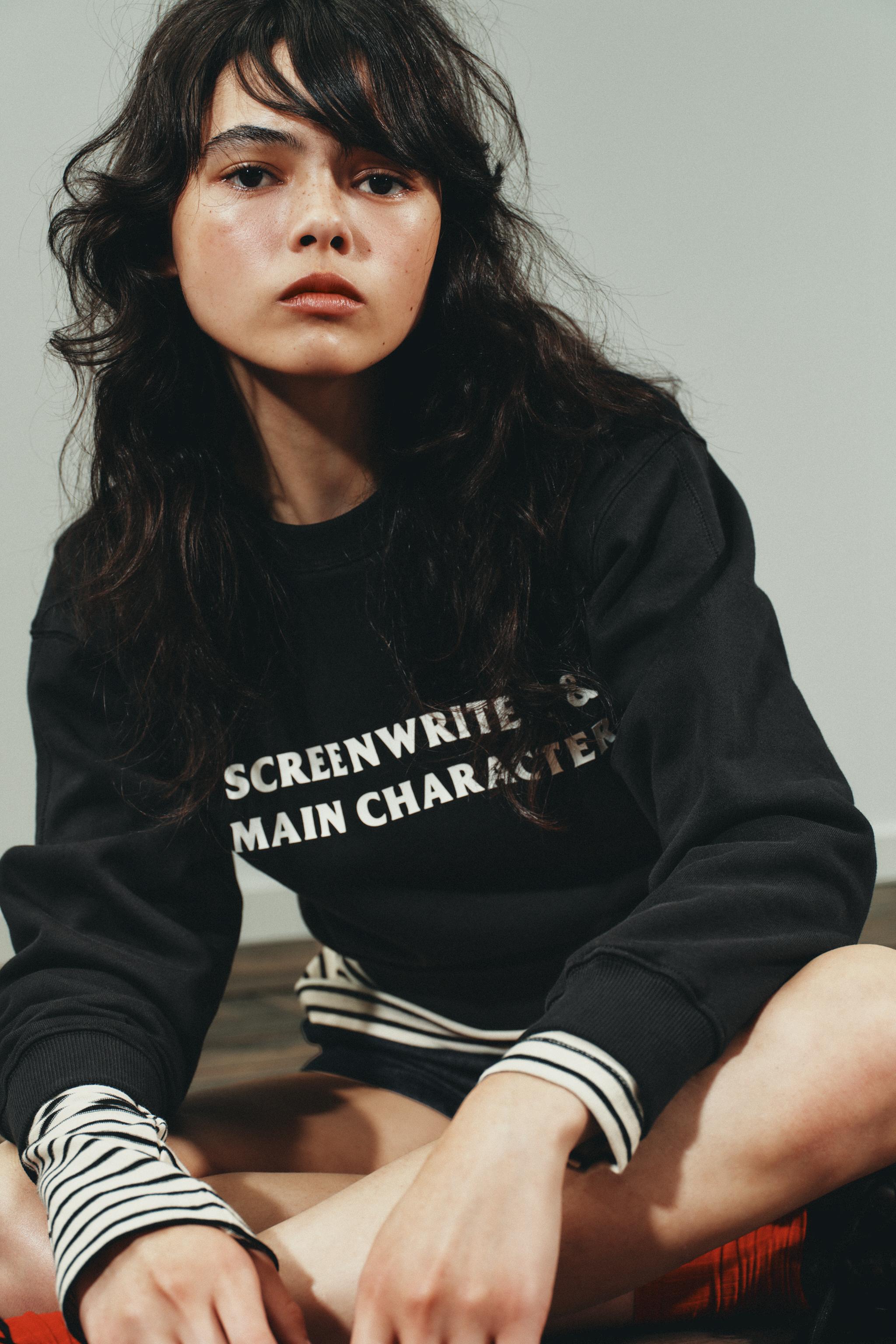 CONTRAST TEXT SWEATSHIRT