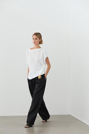 Pantalon jambe large plis lin - Noir de Zara