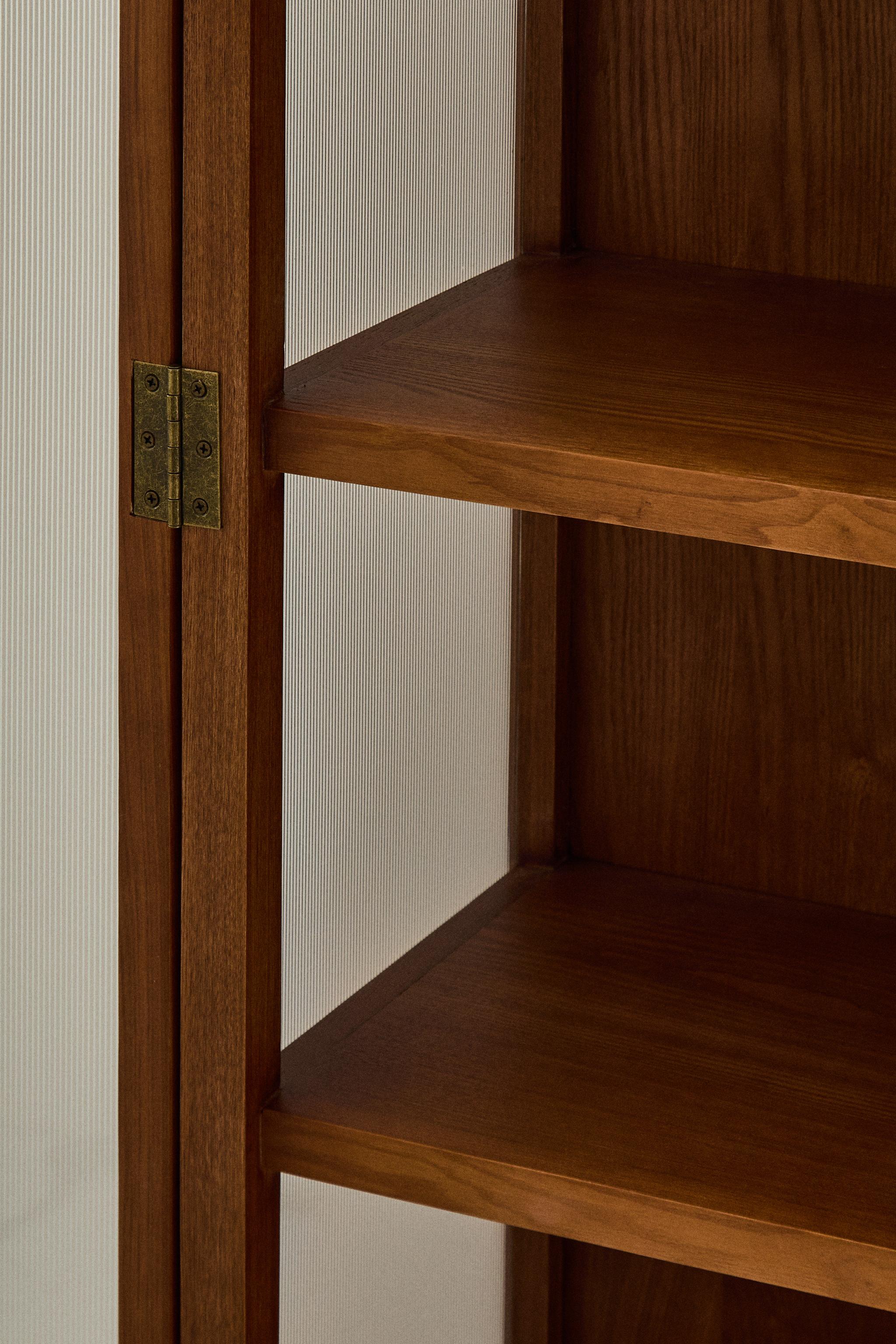 WOOD AND FLUTED GLASS DISPLAY CABINET