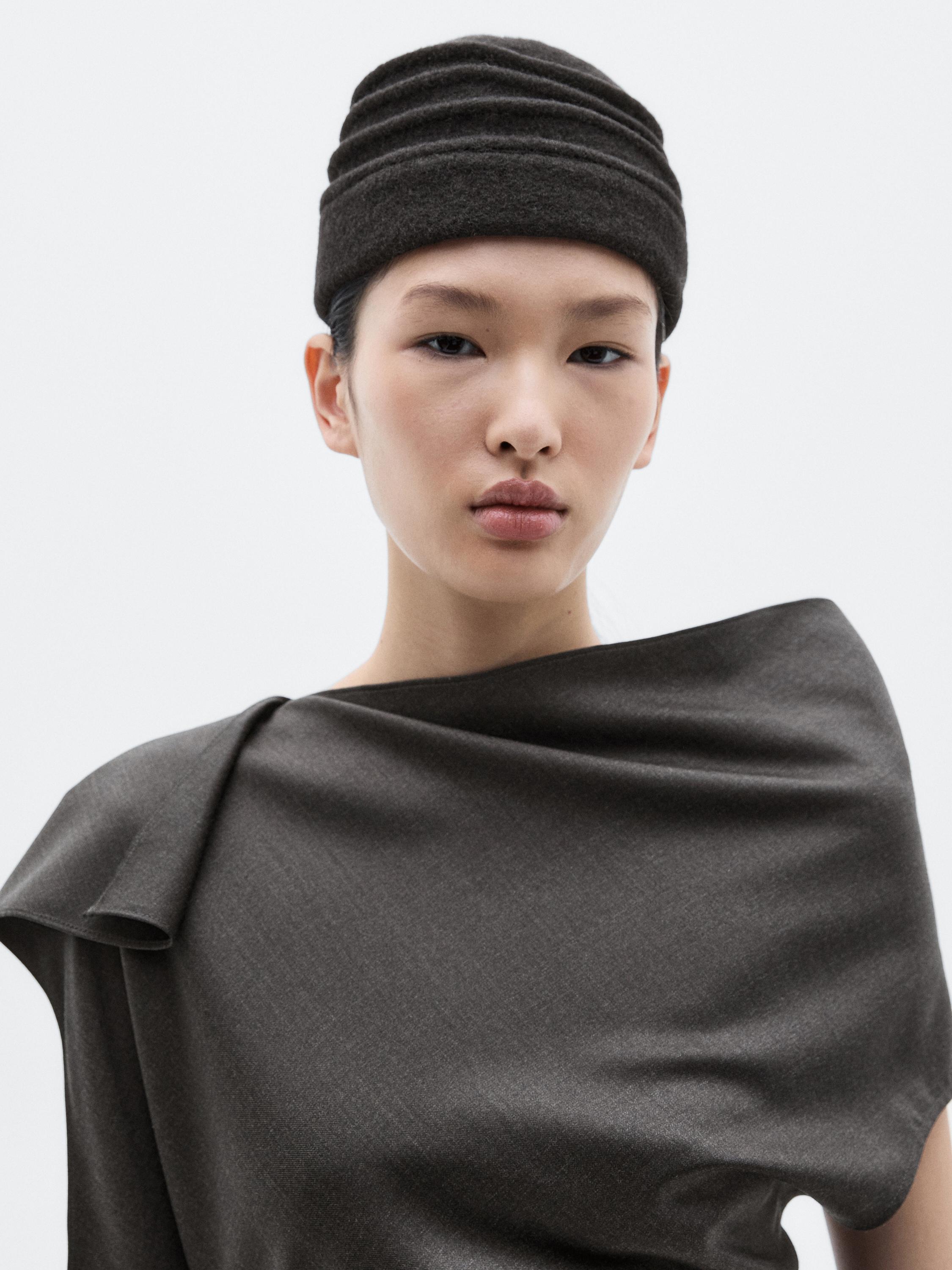 Long dress with neck detail - LIMITED