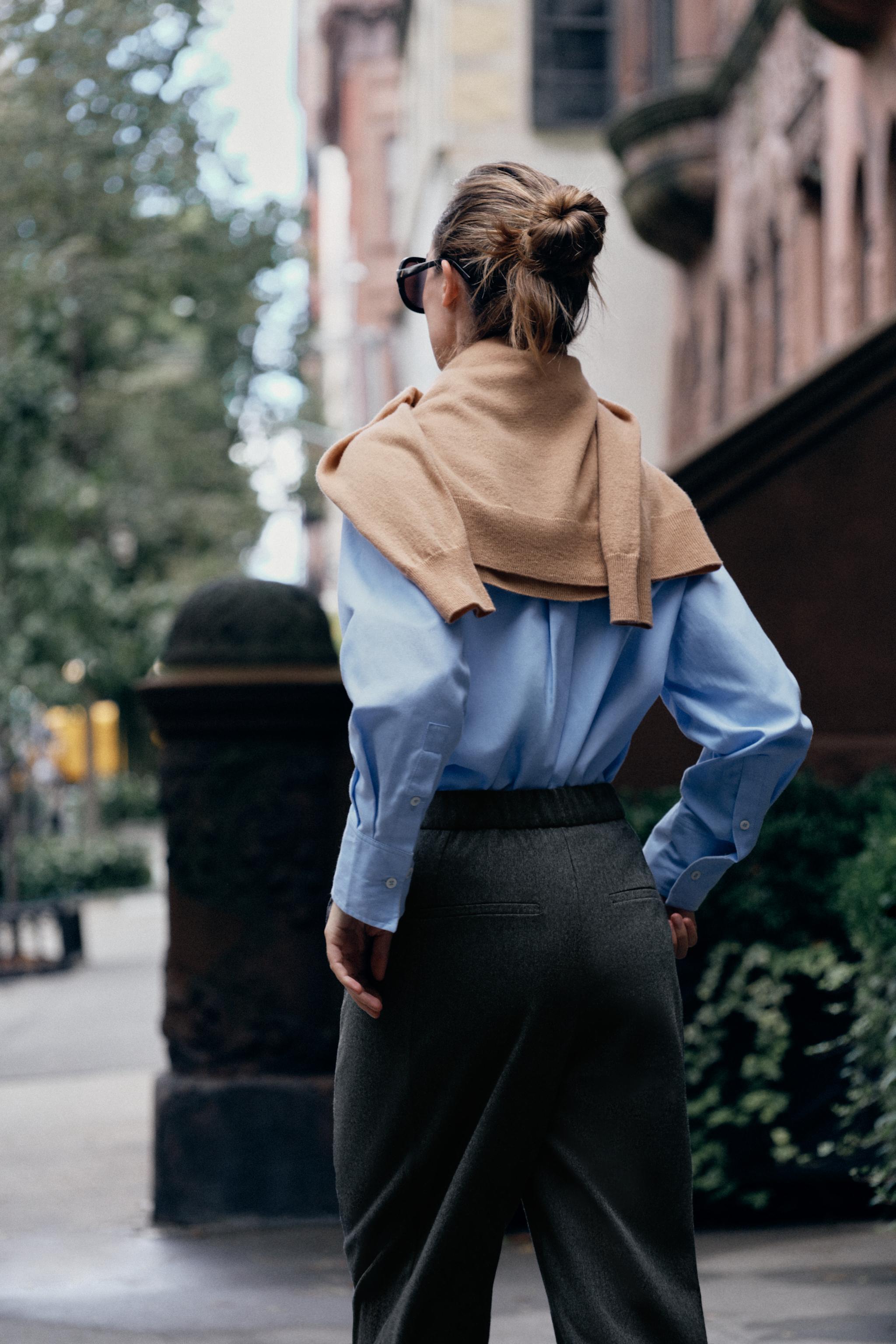 PANTALON À PINCES ET TAILLE ÉLASTIQUE