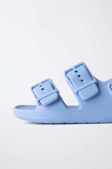 SANDALES EN CAOUTCHOUC À BOUCLES - Bleu de Zara - Image 5