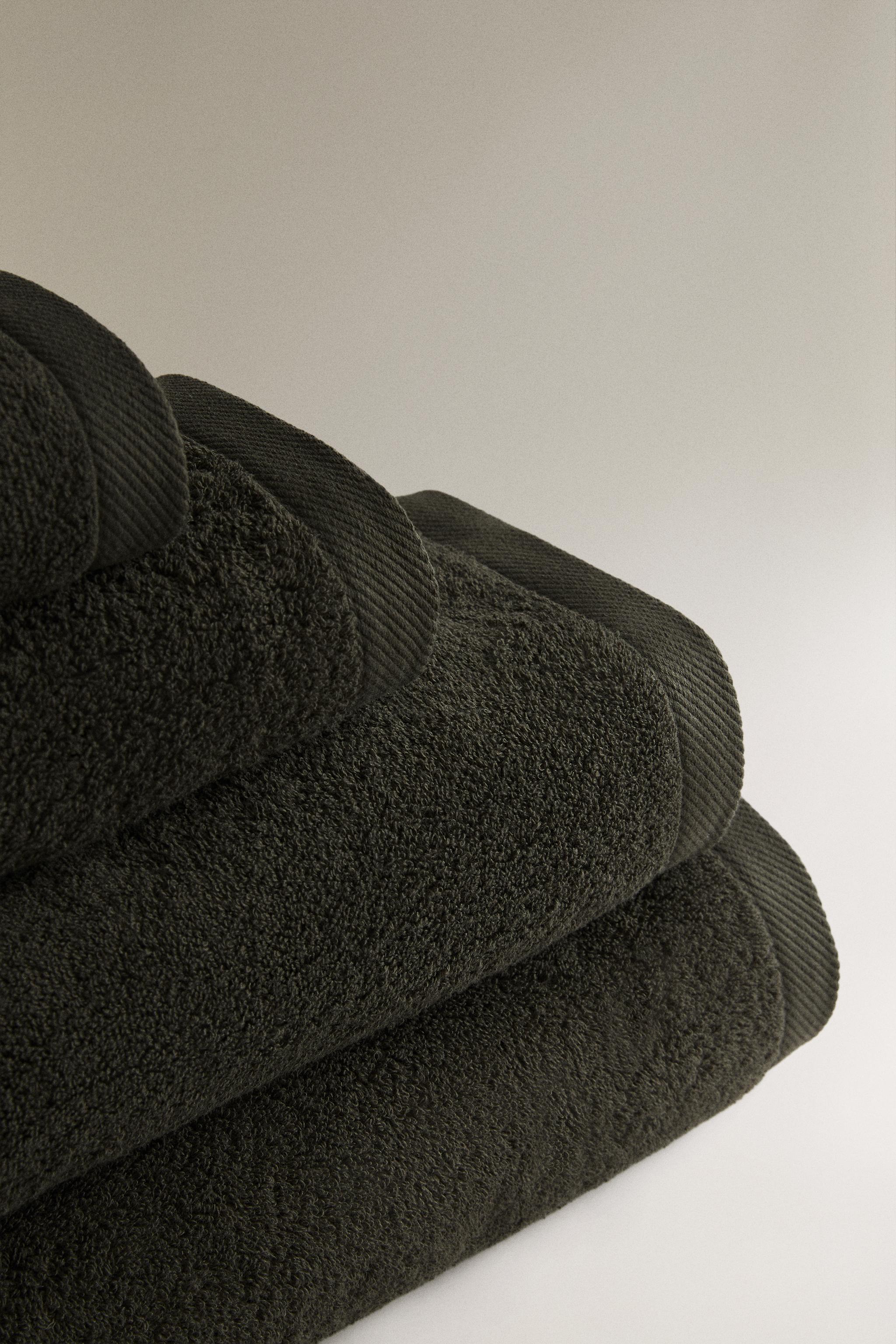 SOLID COTTON TERRYCLOTH BATH TOWEL (500 GSM) — Dark green