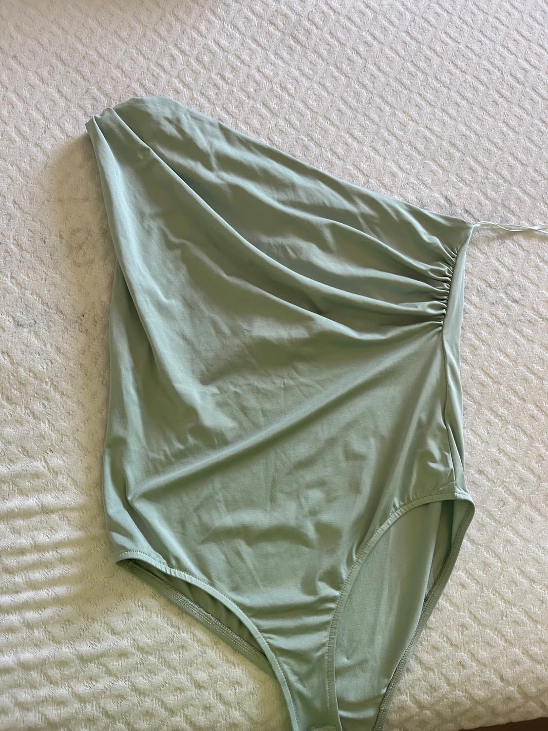 ASYMMETRIC SHAPE BODYSUIT - Image 2