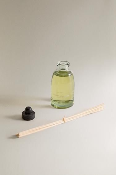 (240 ML) DIFFUSEUR À BÂTONNETS BERGAMOTE & BOIS DE CÈDRE - vert pistache de Zara - Image 1
