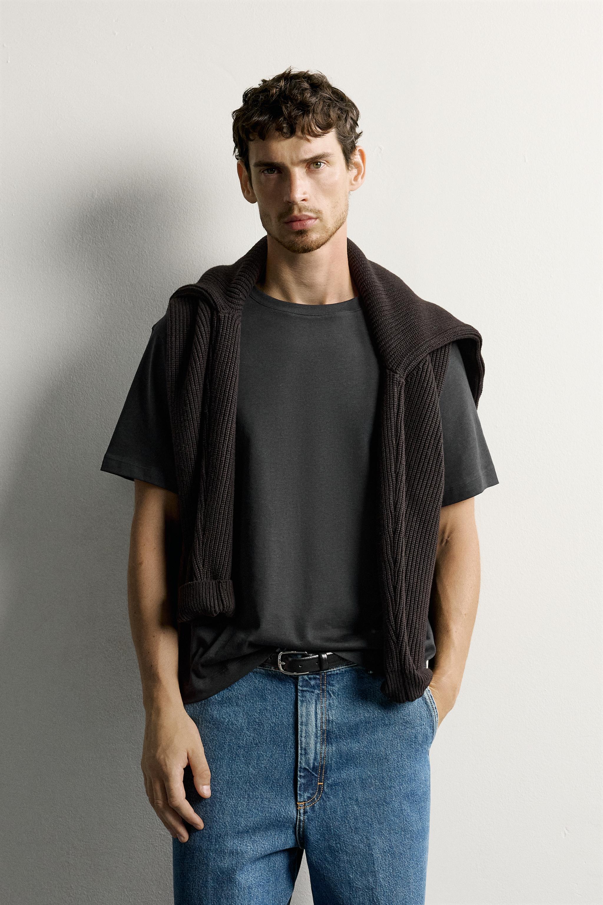 REGULAR FIT T-SHIRT