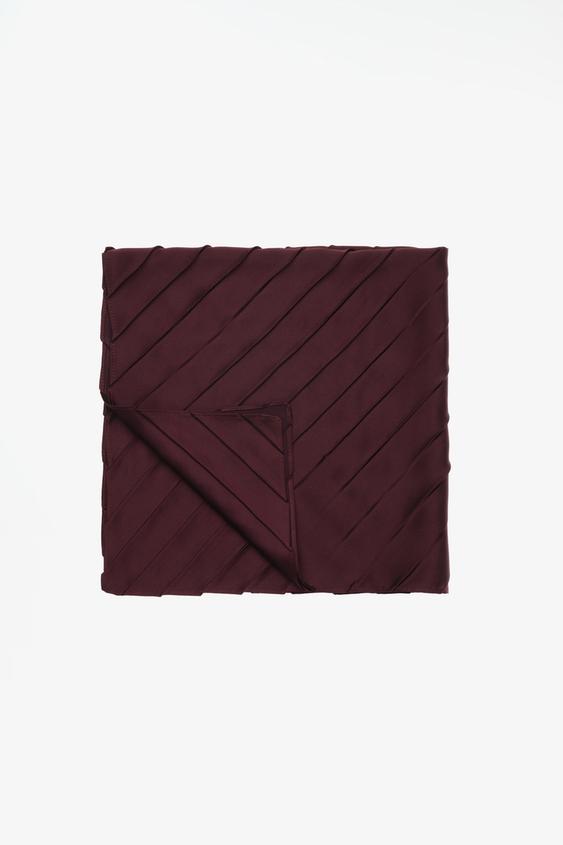 LIMITED EDITION PLAIN PLEATED SCARF - Burgundy by Zara - Image 0