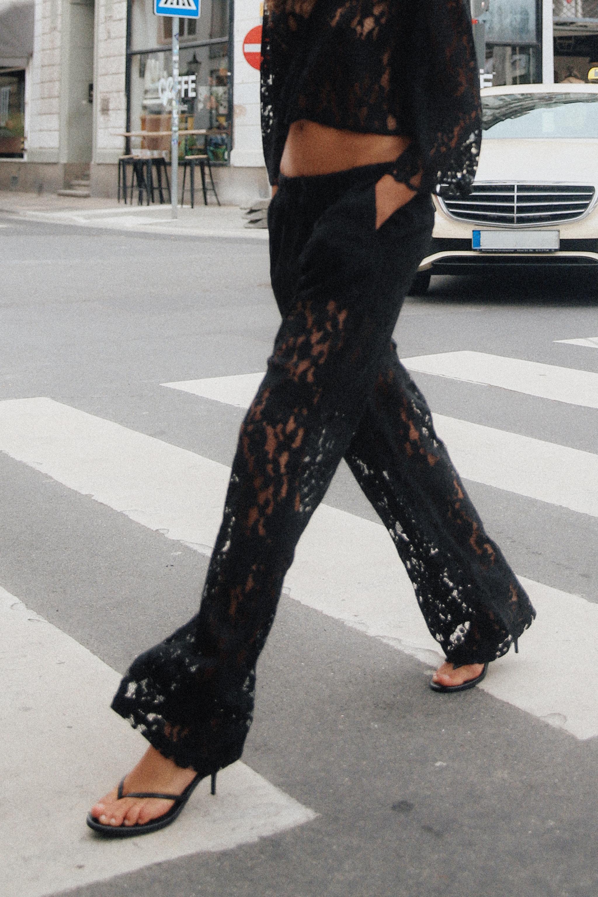 Pantalon classique #zara >> noir Les tailles sont disponible 😍 #fashion # femme #vêtementsfemme #model #modelife #stylish #beautiful #