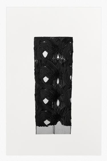 FALDA MIDI ESTRUCTURA LIMITED EDITION - Negro de Zara