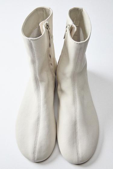 BOTA CANO CURTO RASTEIRA EM COURO -  da Zara