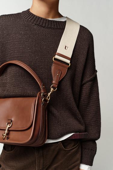 BANDOLERA DETALLE CIERRE - Tostado oscuro de Zara