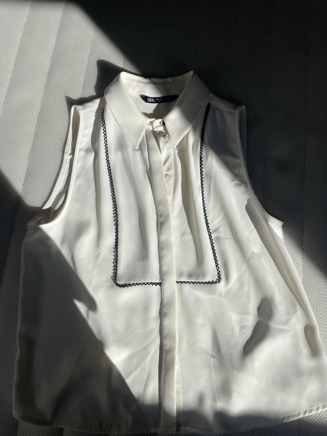BLOUSE WITH LACE TRIM - Image 2