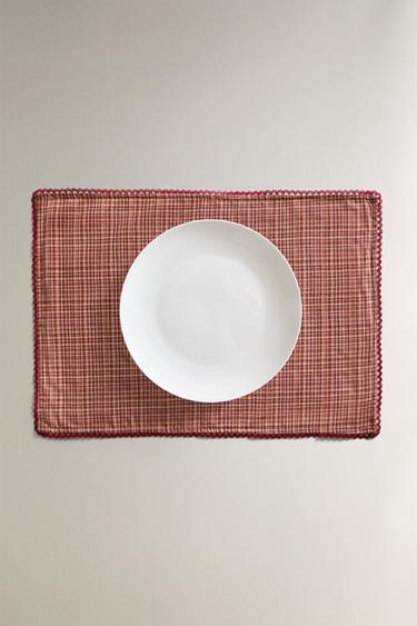 REVERSIBLE CHRISTMAS PLACEMAT - Burgundy by Zara - Image 4