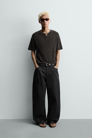 Zara PESUGA NÖÖBITAVA KAELUSEGA T-SÄRK - Must - Pilt 0