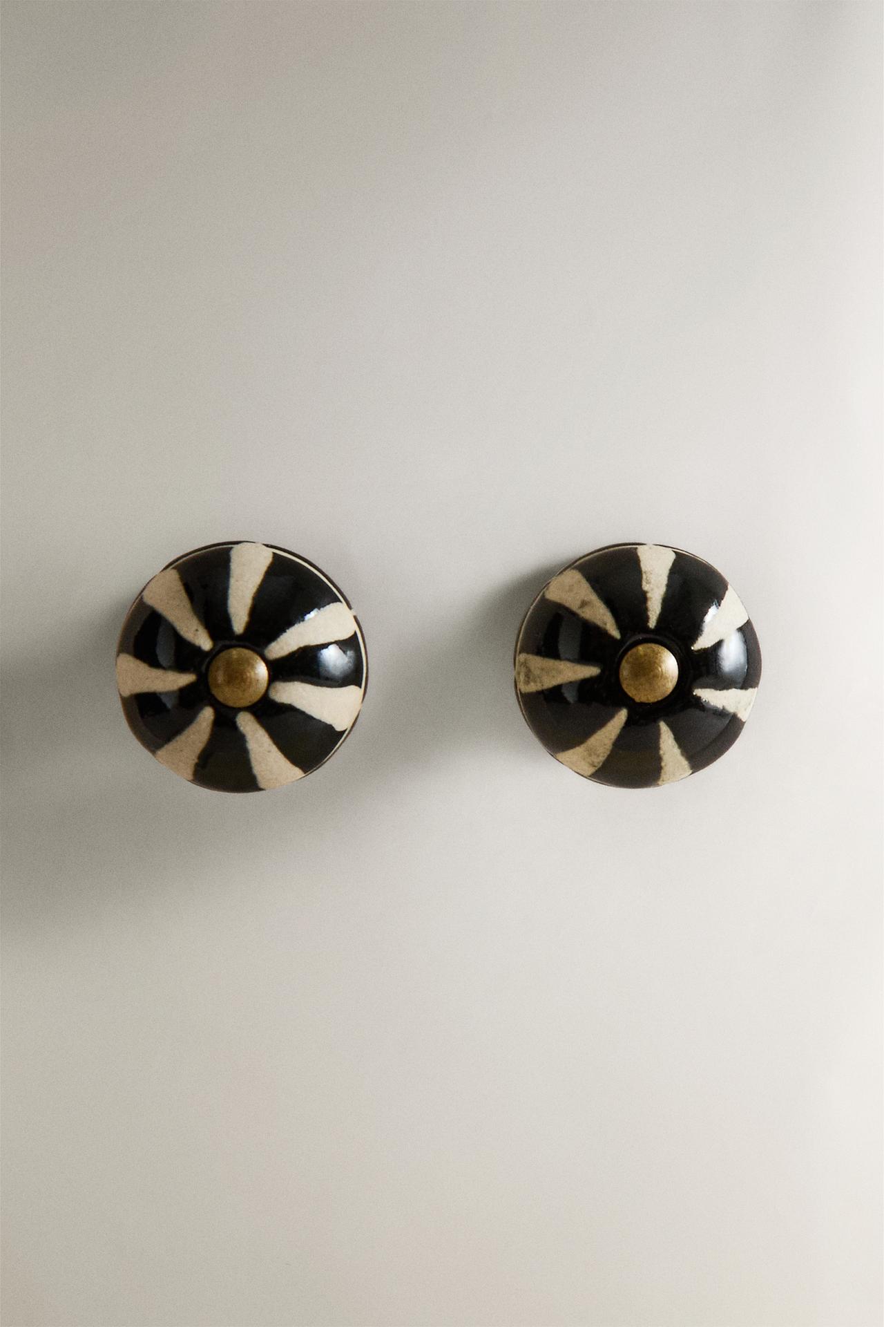STRIPED CERAMIC KNOB PACK (PACK OF 2) — Black
