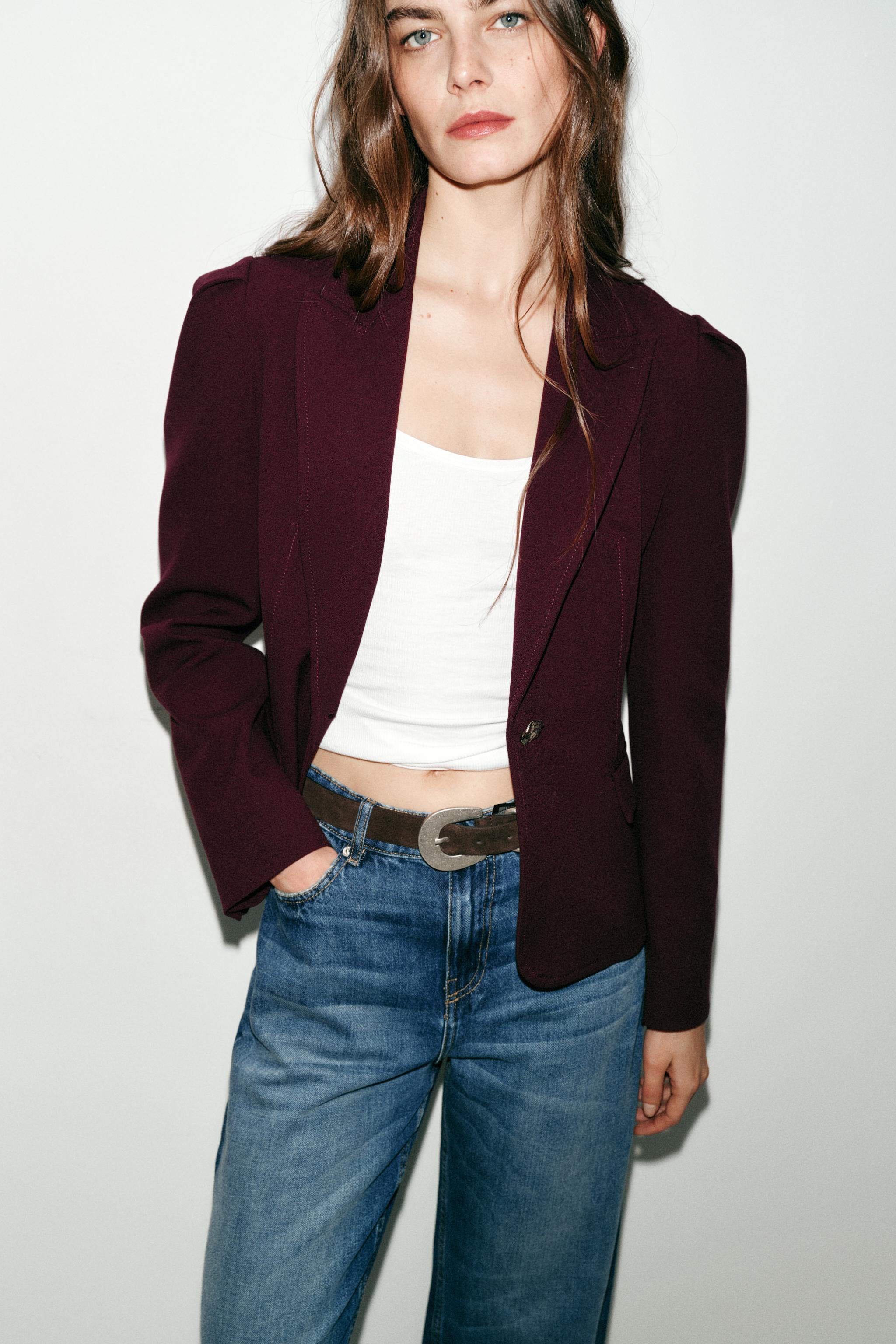 TAILORED BLAZER WITH PRONOUNCED SHOULDERS