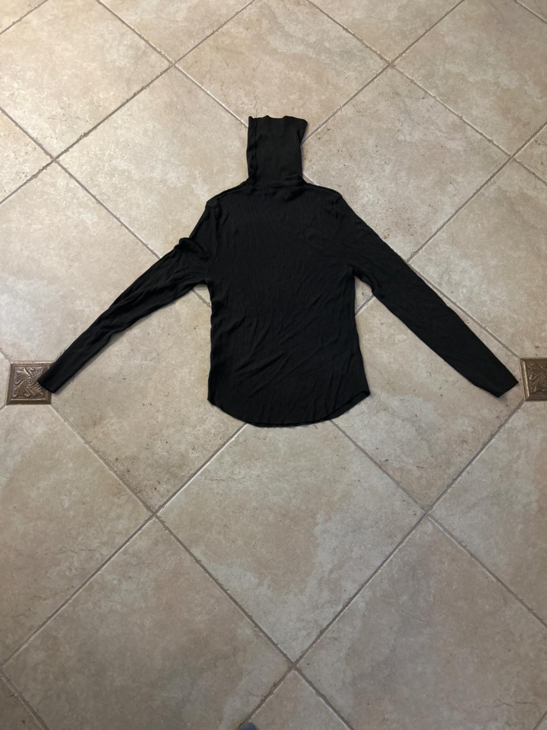 BASIC EXTRAFINE KNIT SWEATER