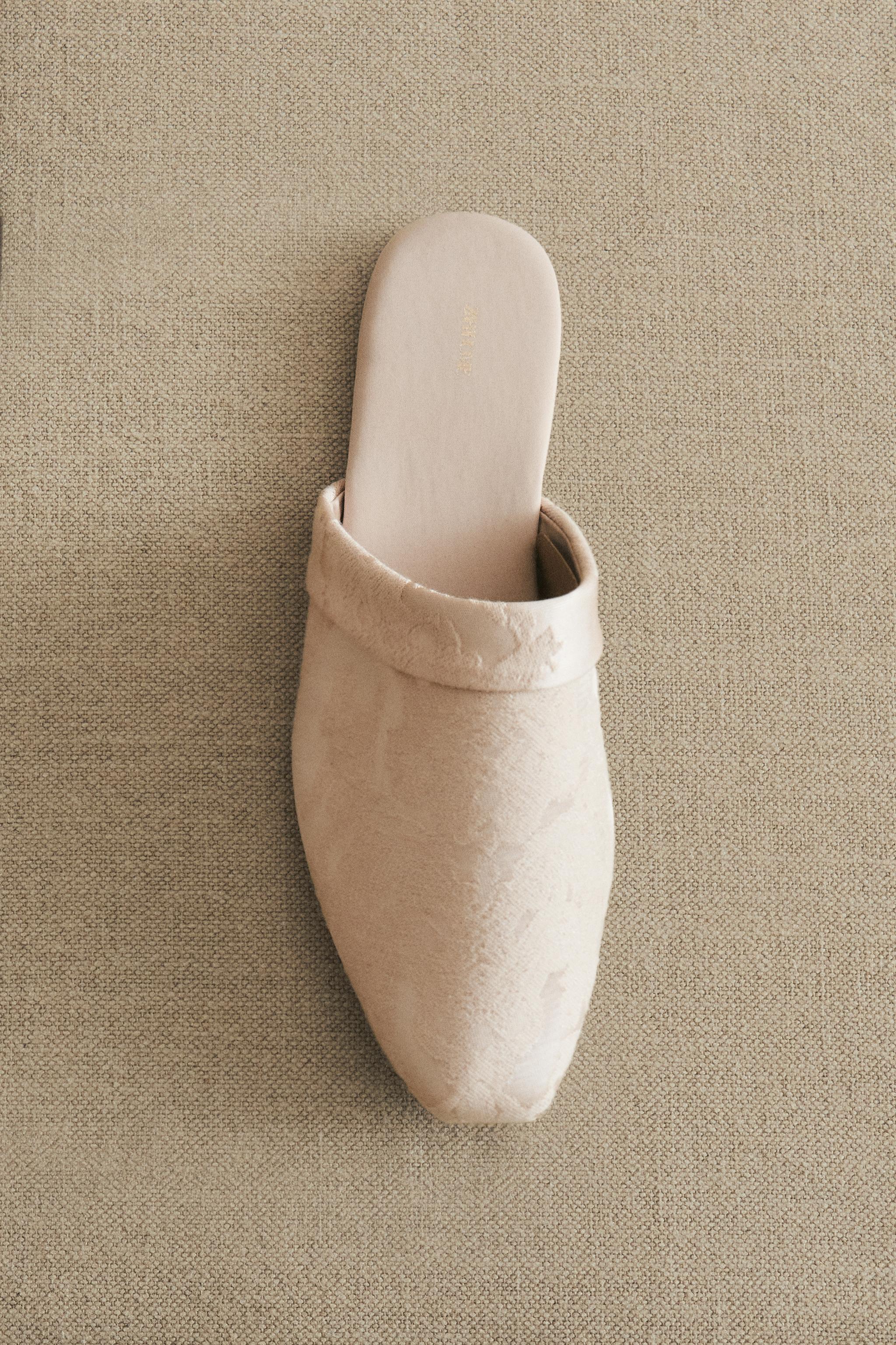 DAMASK MULE SLIPPERS — Pink