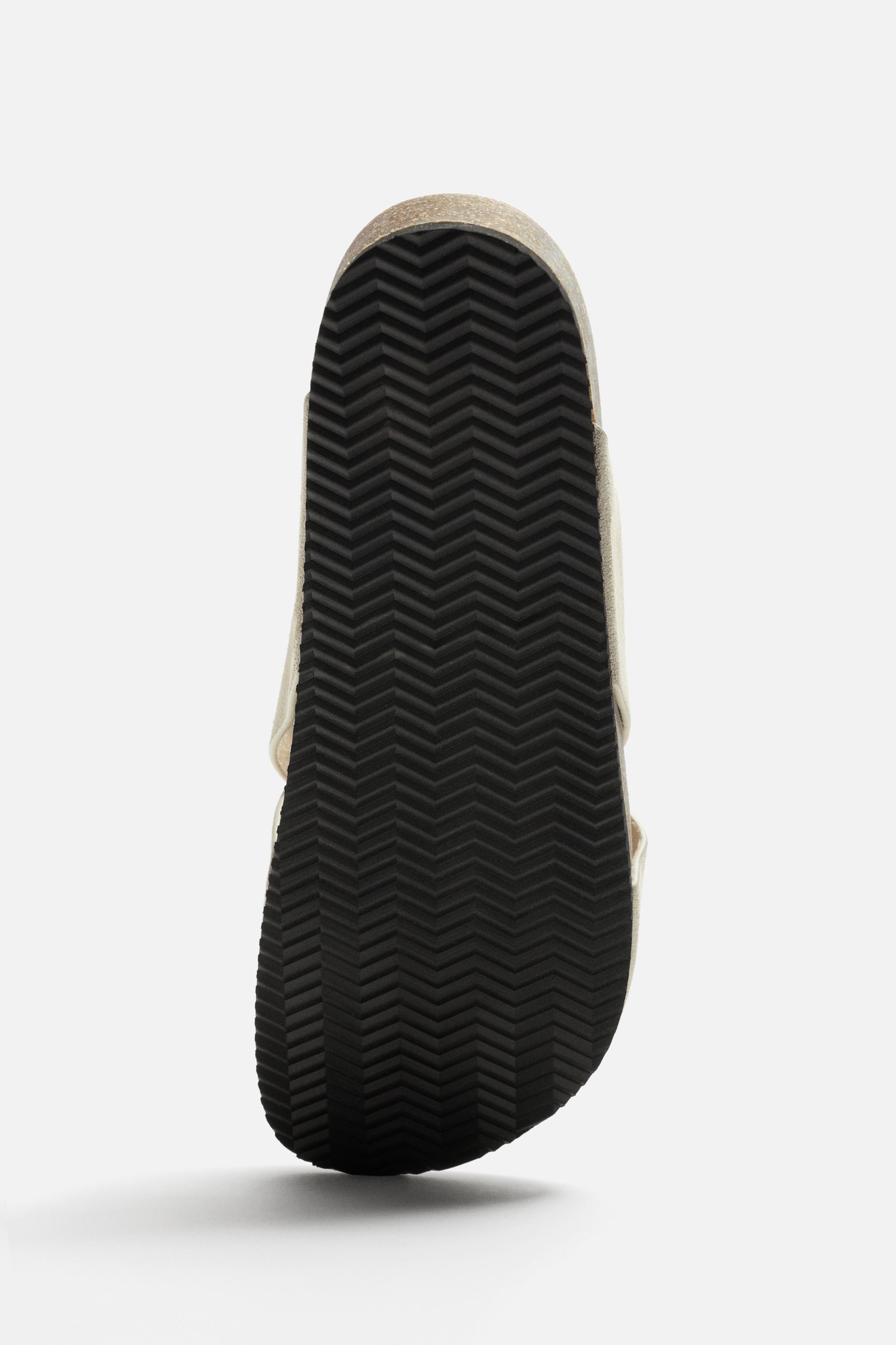 SANDALES EN CUIR CROISÉES