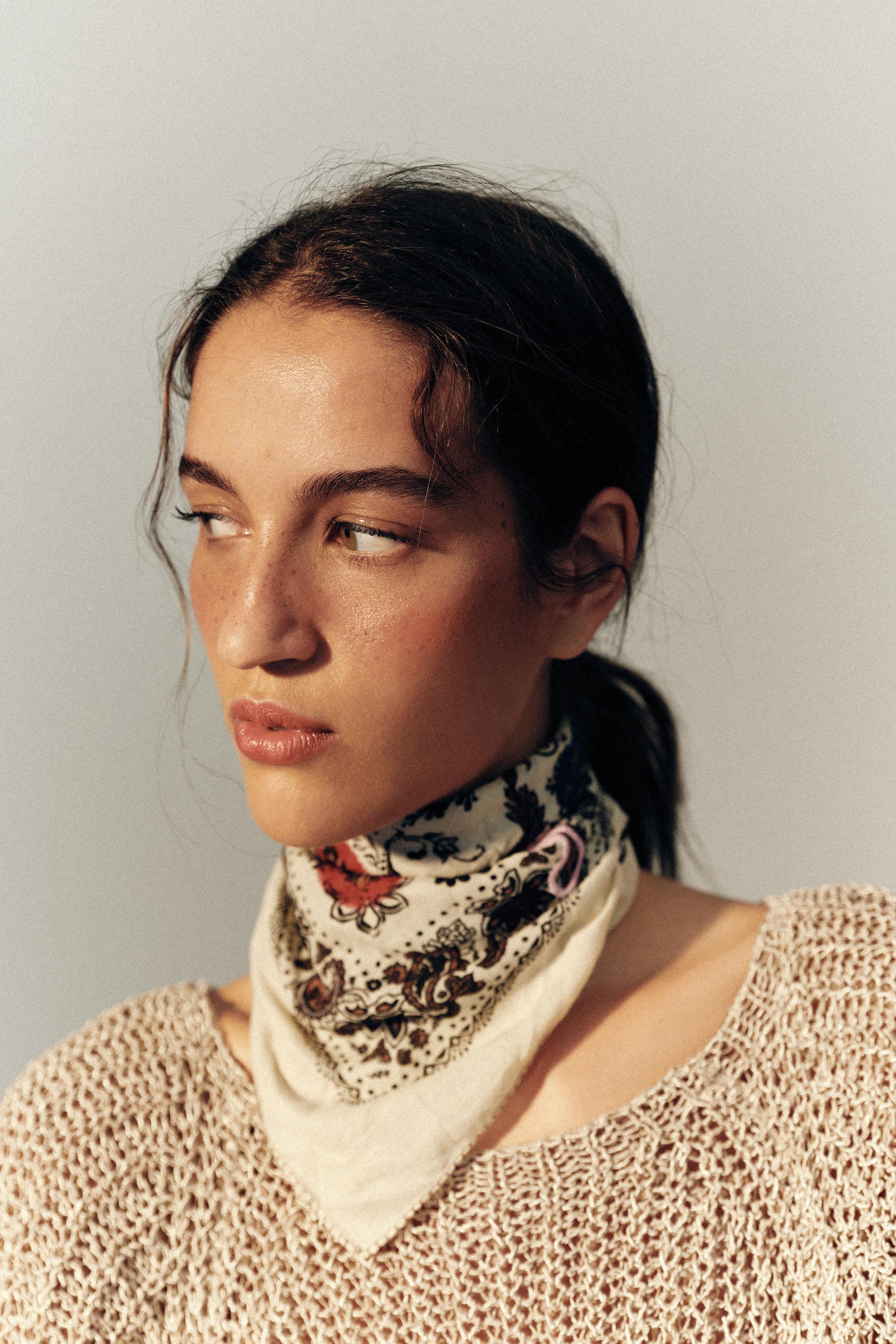Женские аксессуары Zara PRINTED BANDANA SCARF