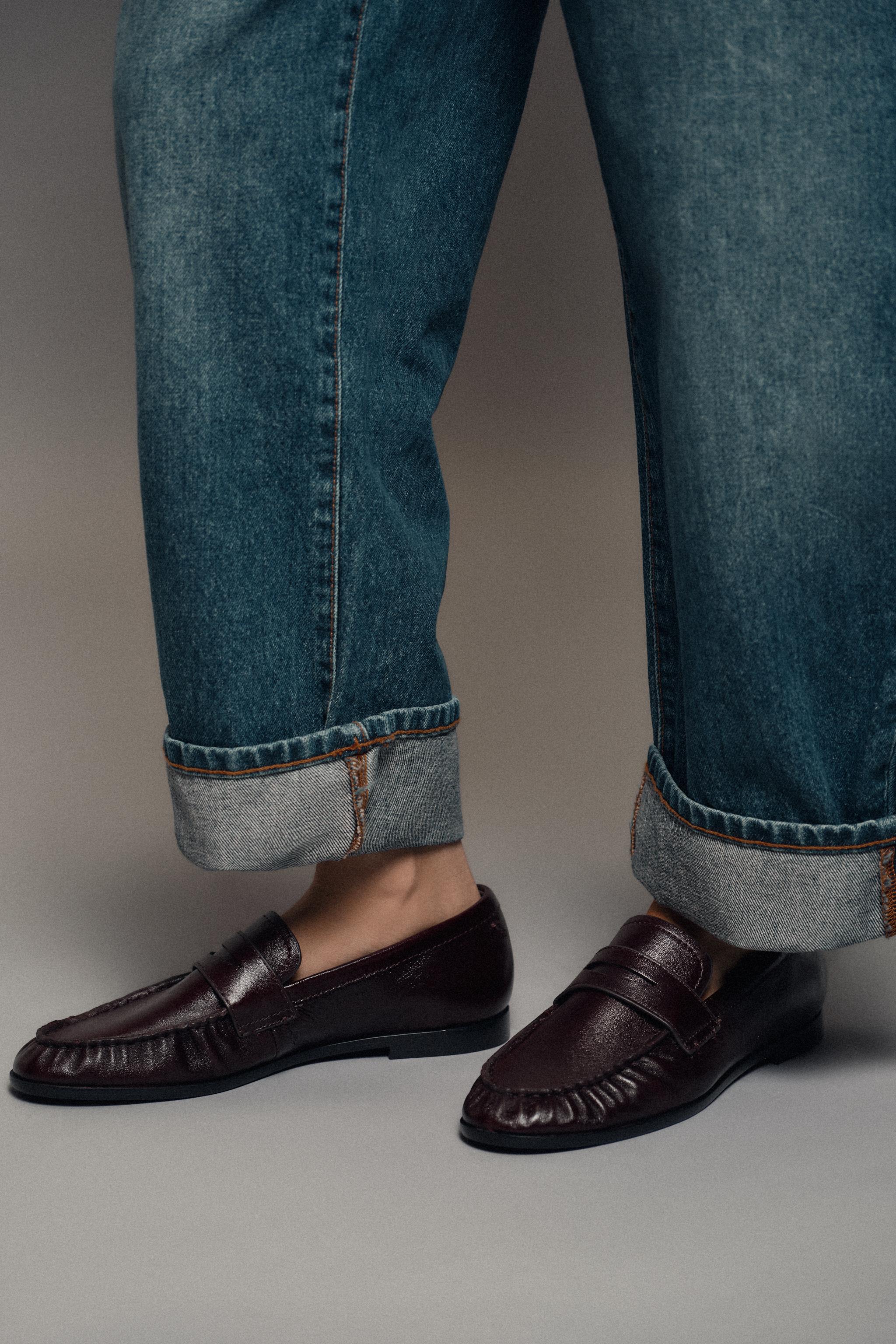 LEATHER LOAFERS