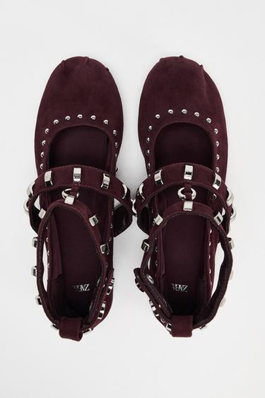 BALLERINES EN DAIM À CLOUS - Bordeaux de Zara - Image 5