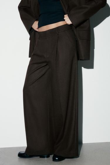 PANTALÓN PLIEGUES BOLSILLOS - Marrón oscuro de Zara