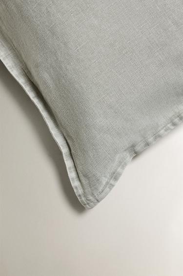 HOUSSE DE COUSSIN EN LIN DÉLAVÉ - Gris perle de Zara - Image 1