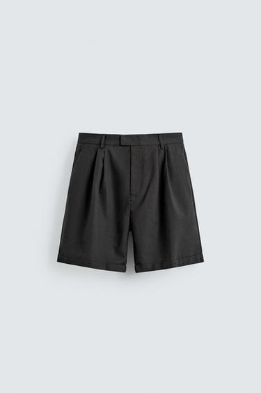 برمودا RELAXED FIT بثنيات - أسود الخاص بـ Zara