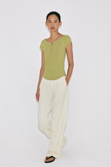 CAMISETA BOTONES CON LINO - Pistacho de Zara