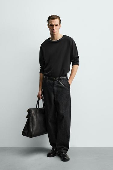 T-SHIRT AVEC FINITIONS DOUBLES EN CONTRASTE - Noir de Zara