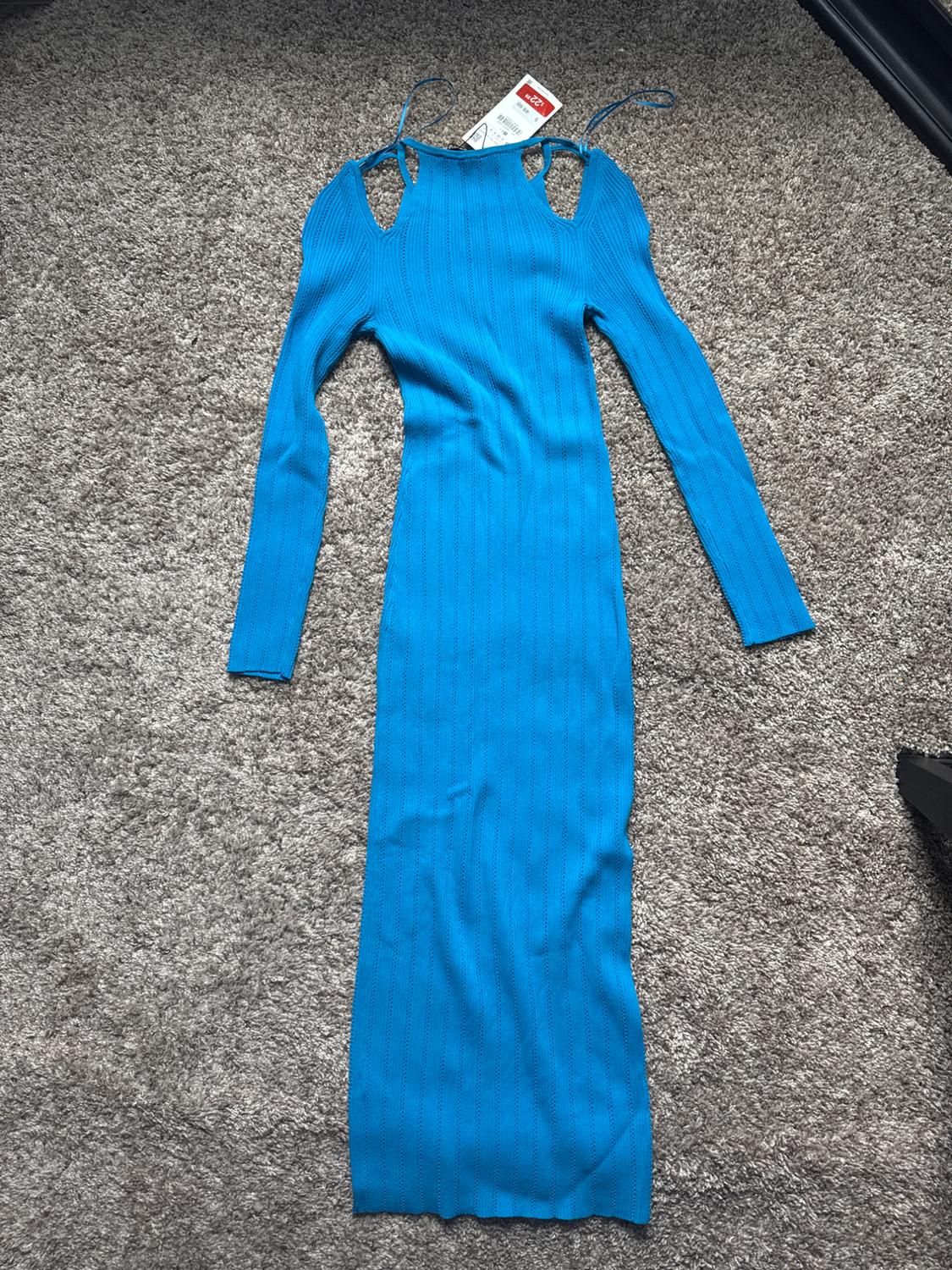 CUT OUT KNIT DRESS - Image 2