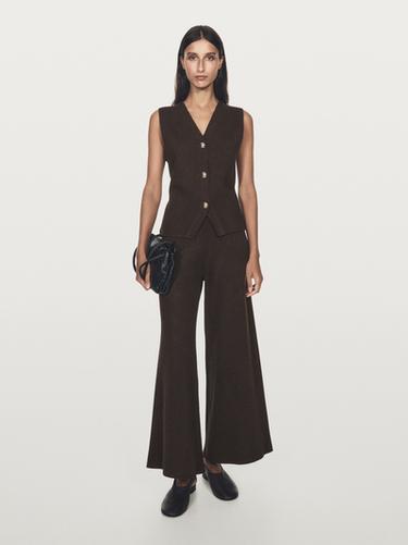 Chaleco punto botones dorados - Marrón de Zara