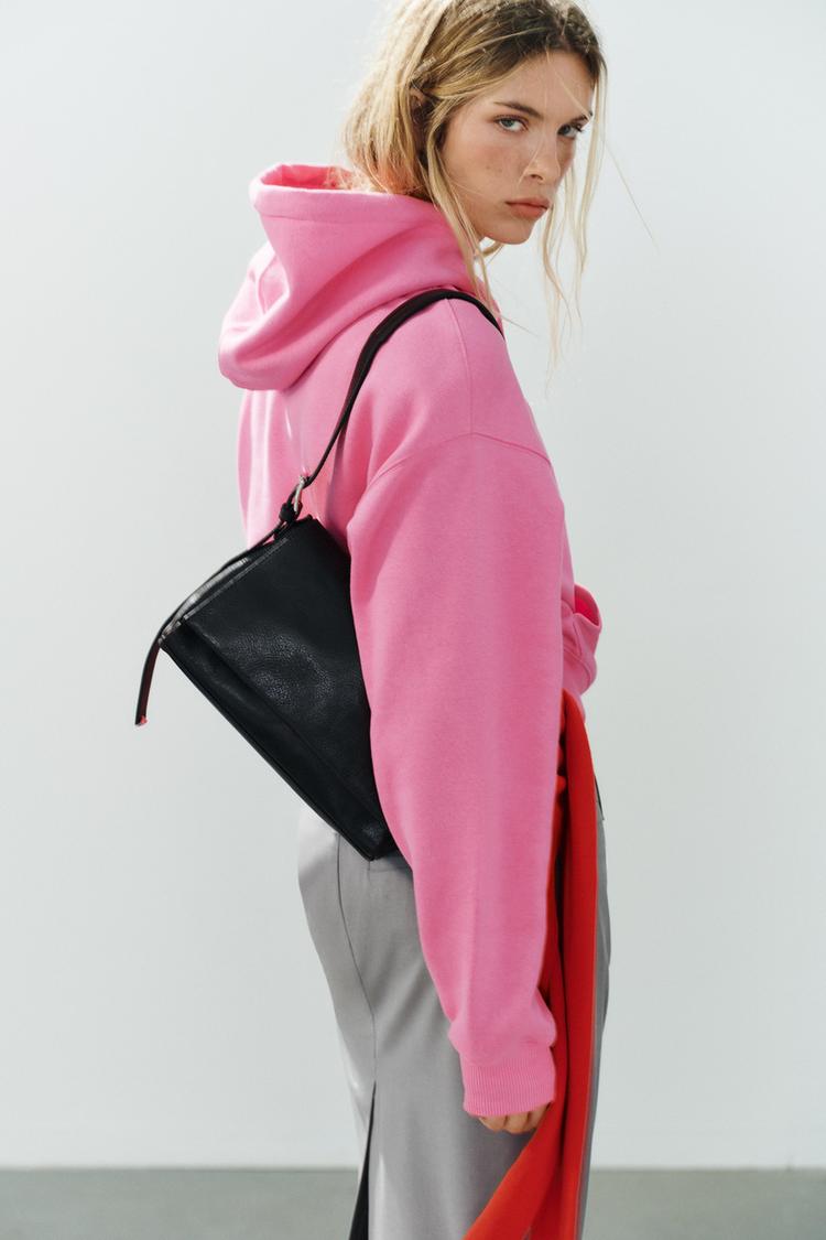 Sudadera con capucha y bolsillo 8