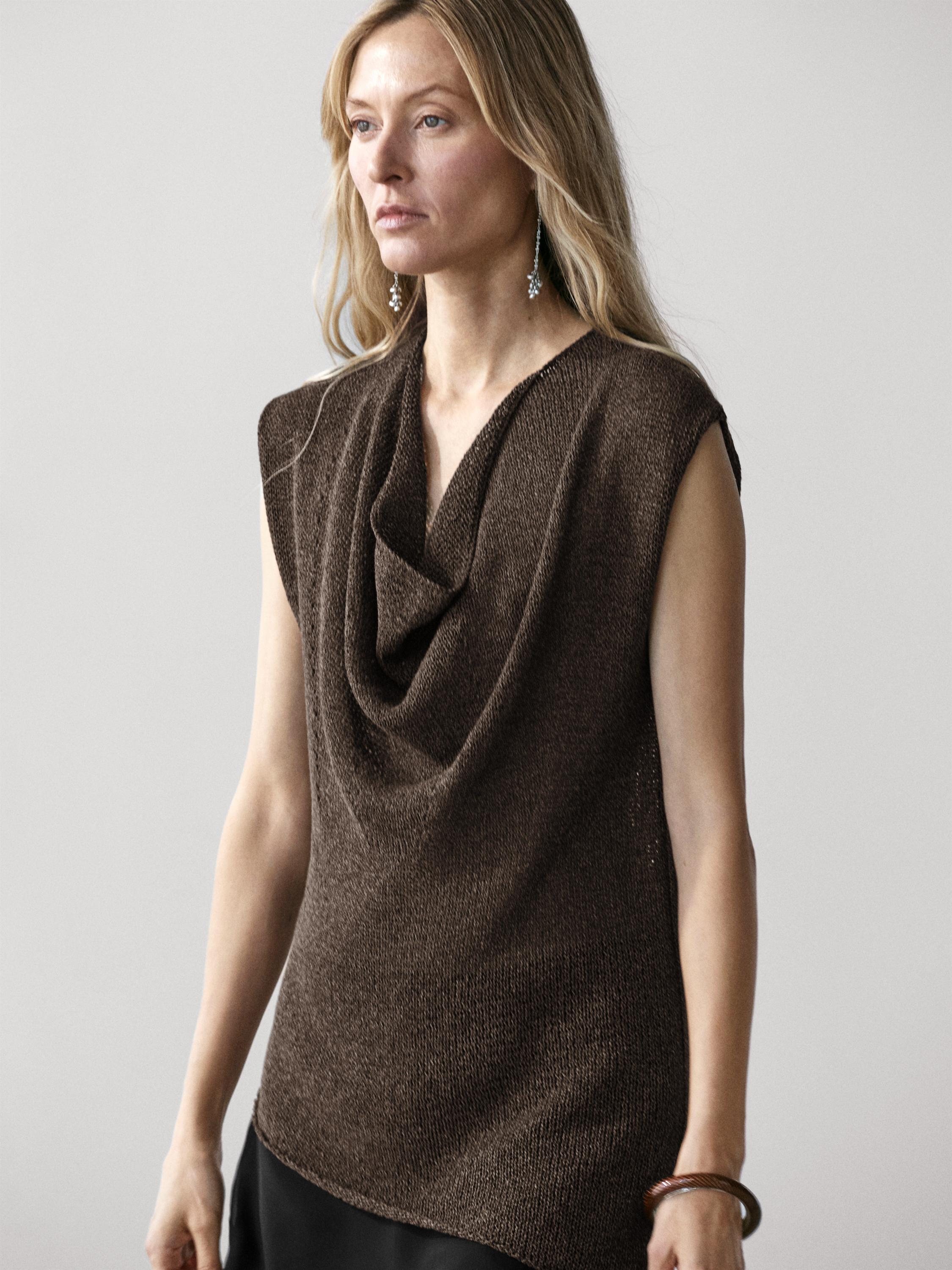 Top asymétrique à col drapé