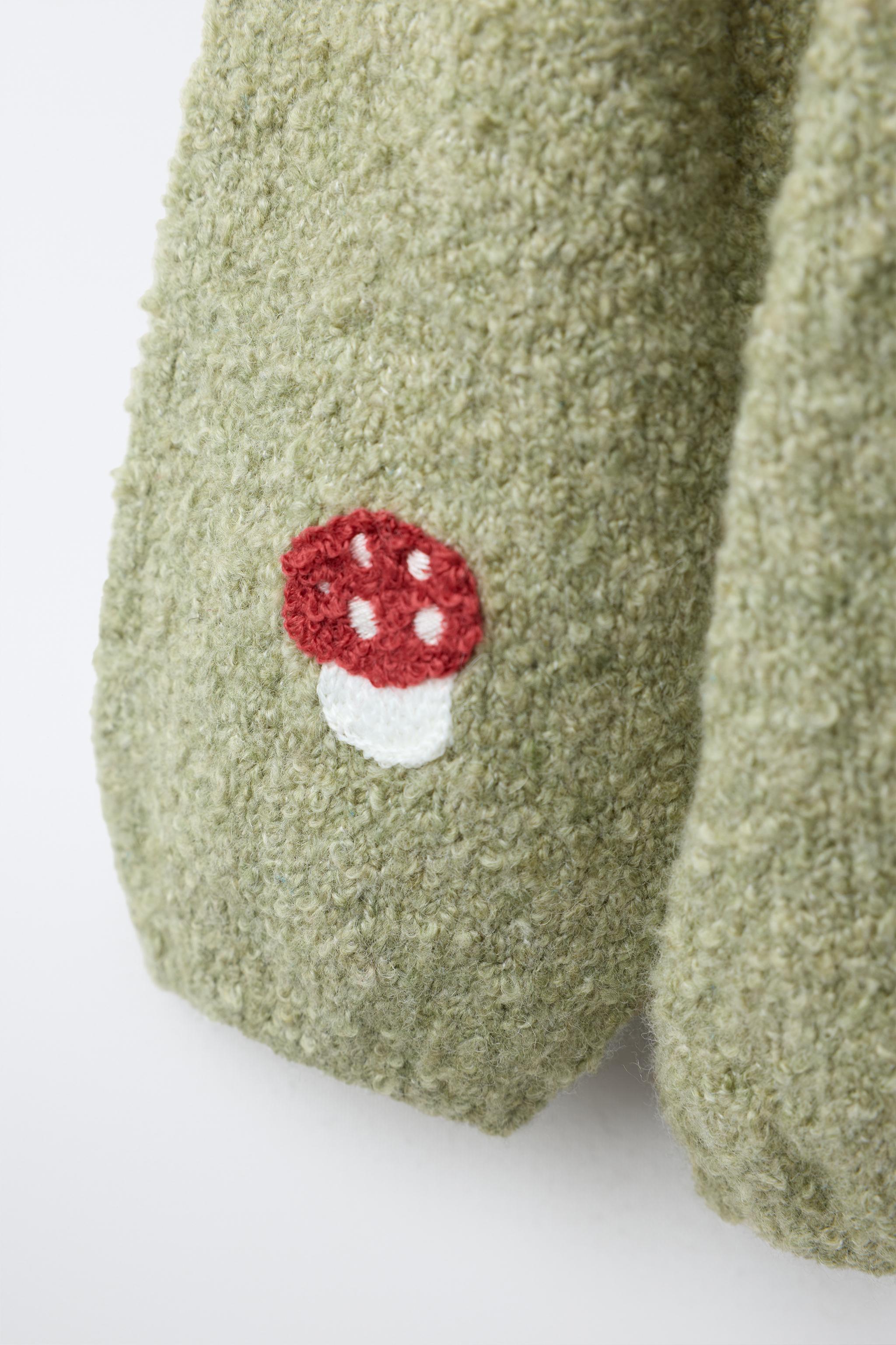 PULL EN MAILLE À CHAMPIGNONS BRODÉS