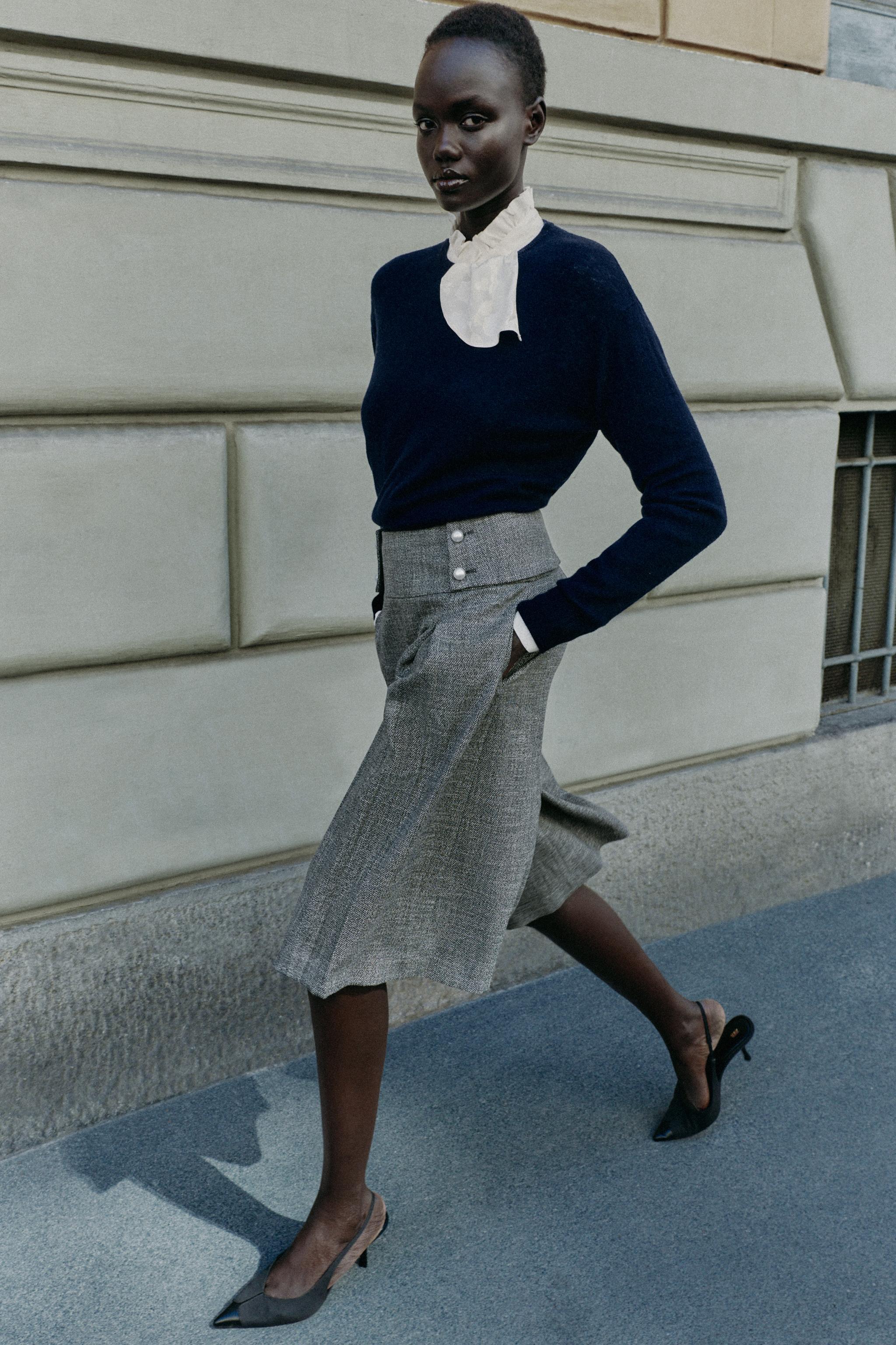 LONG PEARL-BUTTON BERMUDA SHORTS