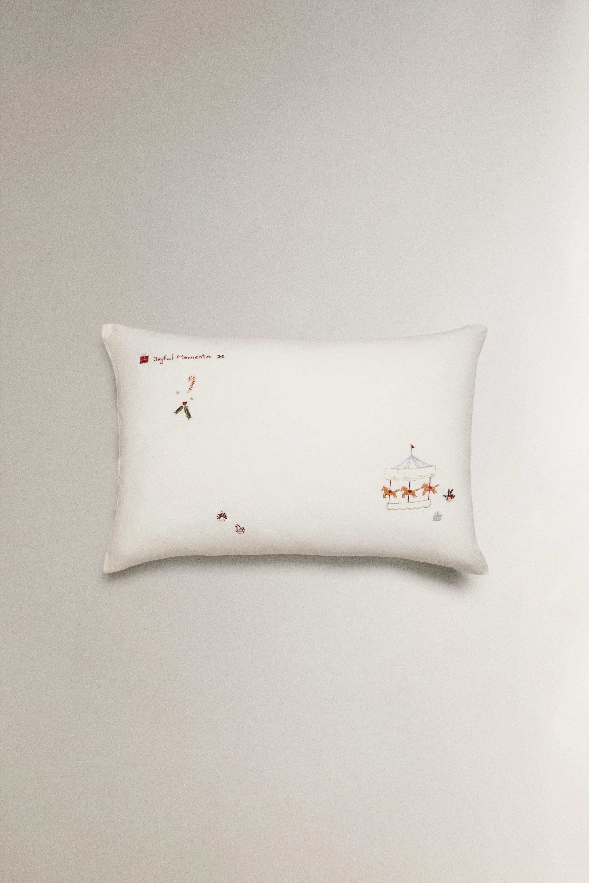CHILDREN'S CHRISTMAS FIGURE PILLOWCASE