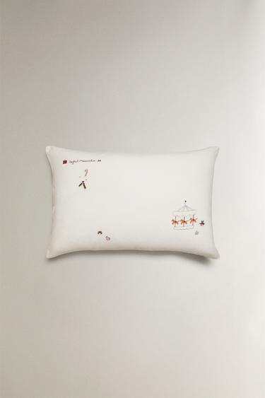 CHILDREN'S CHRISTMAS FIGURE PILLOWCASE - Oyster-white by Zara
