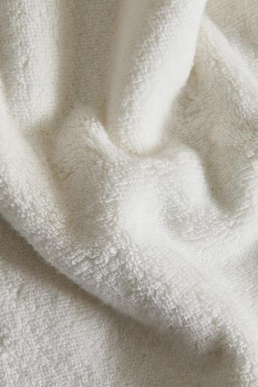 BATH TOWEL WITH SCALLOPED EDGE - Dusty pink by Zara