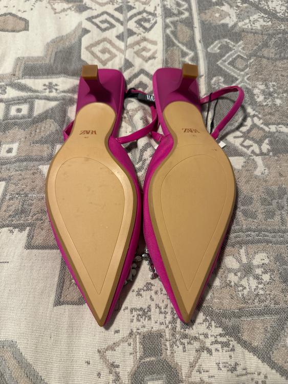 SHIMMERY SLINGBACK HEELS - Image 2