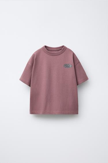 CAMISETA ESTAMPADO LOGO - Berenjena de Zara