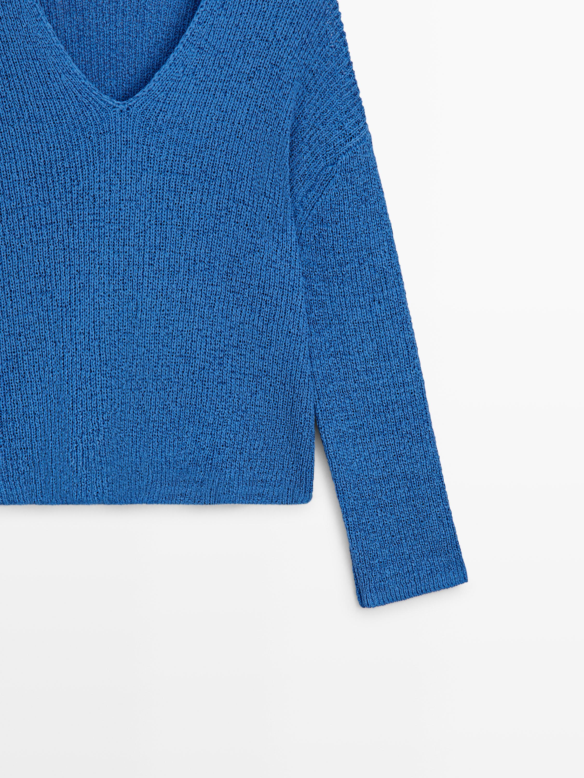 Cotton blend V-neck knit sweater
