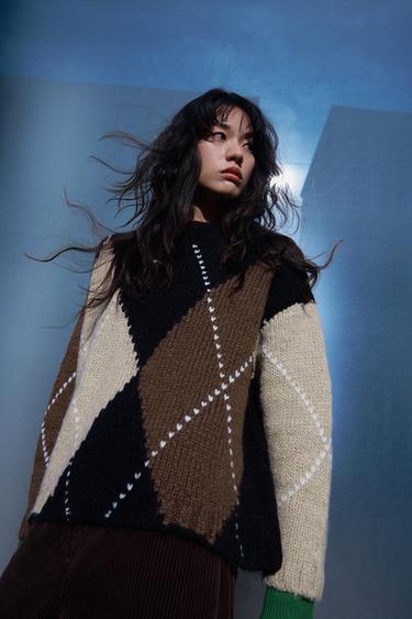 DIAMOND KNIT JUMPER - Black / Ecru by Zara