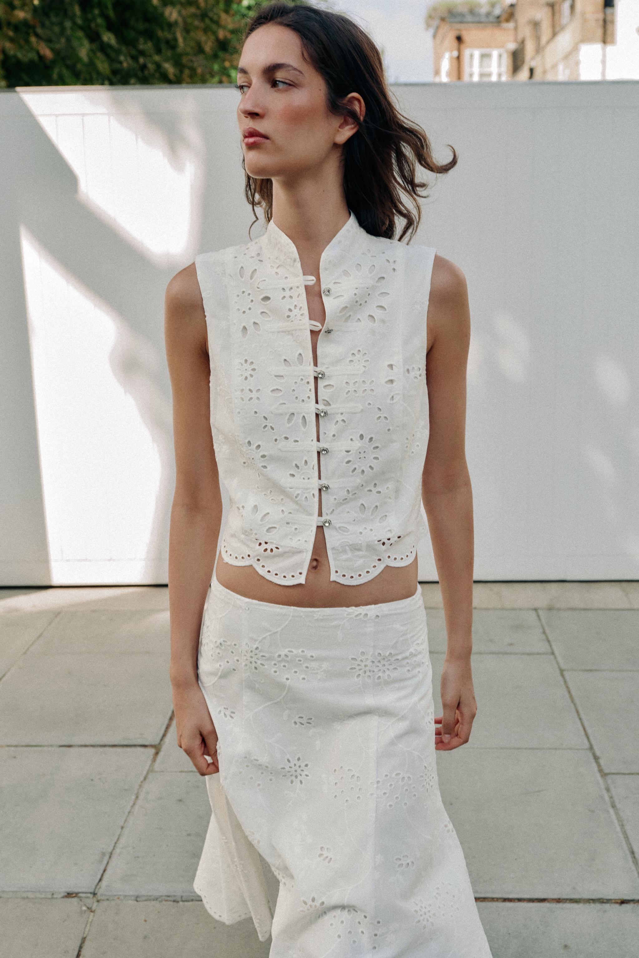 Женские рубашки Zara EMBROIDERED JEWEL BUTTON TOP — фото 2