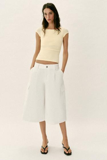 CAMISETA ESCOTE CUADRADO - Amarillo de Zara