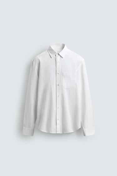 قميص بمظهر مجعّد بقصة عادية - أبيض by Zara